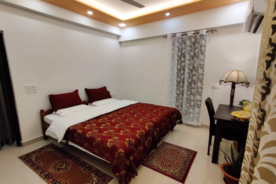 R3 (Bed Room + Living)