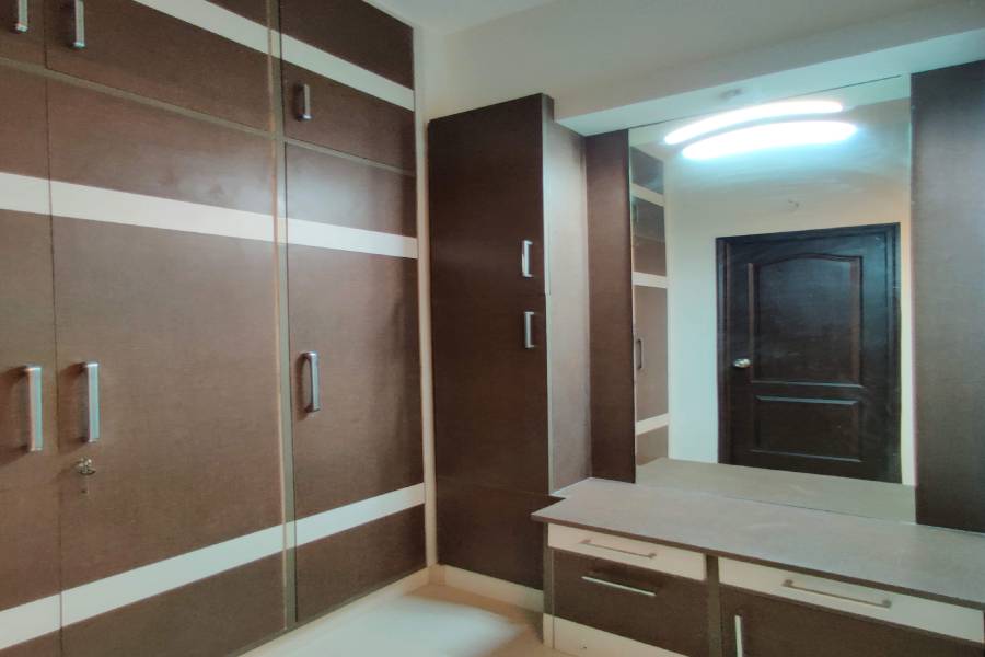 R3 (Bed Room + Living)